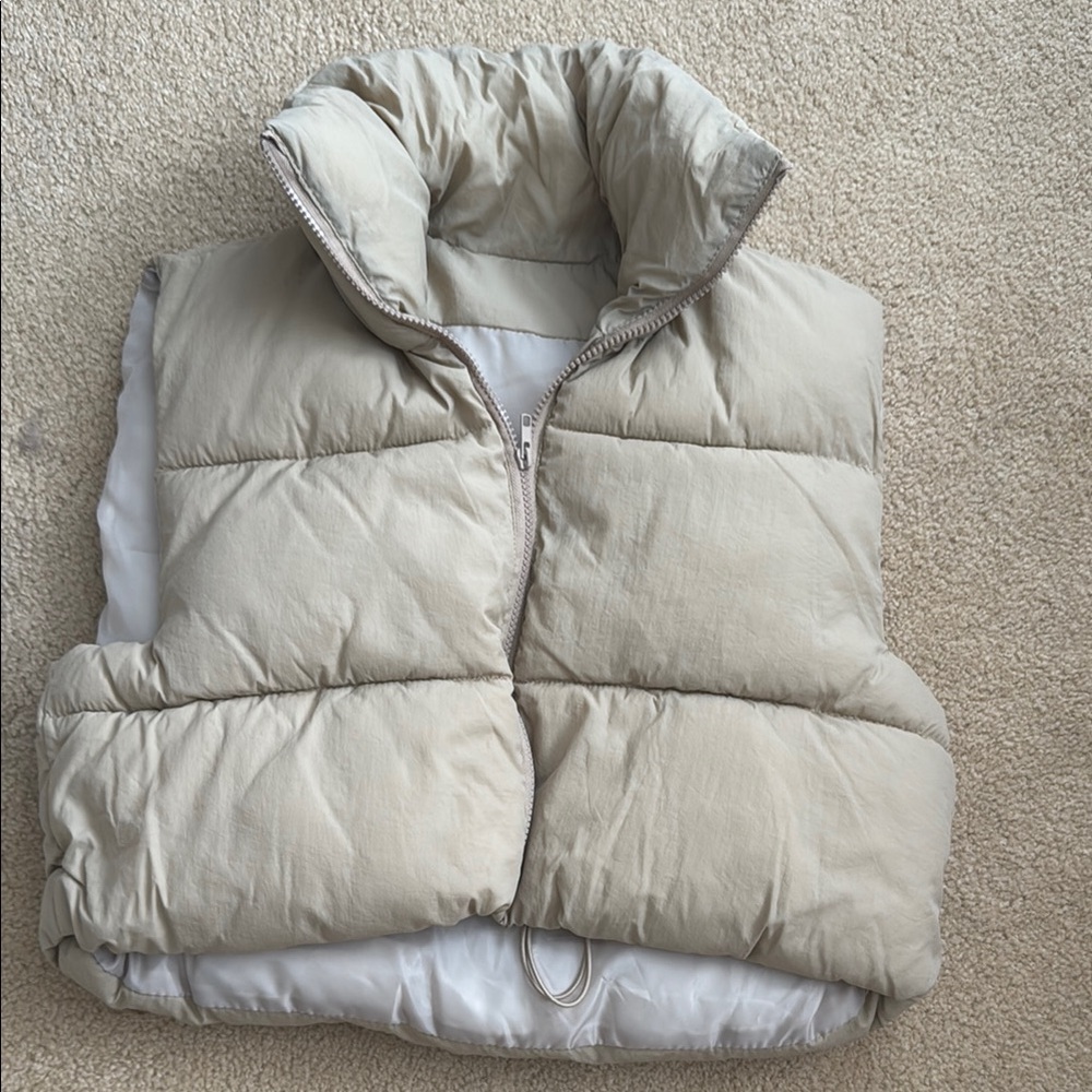 Cream Cropped Puffer Vest